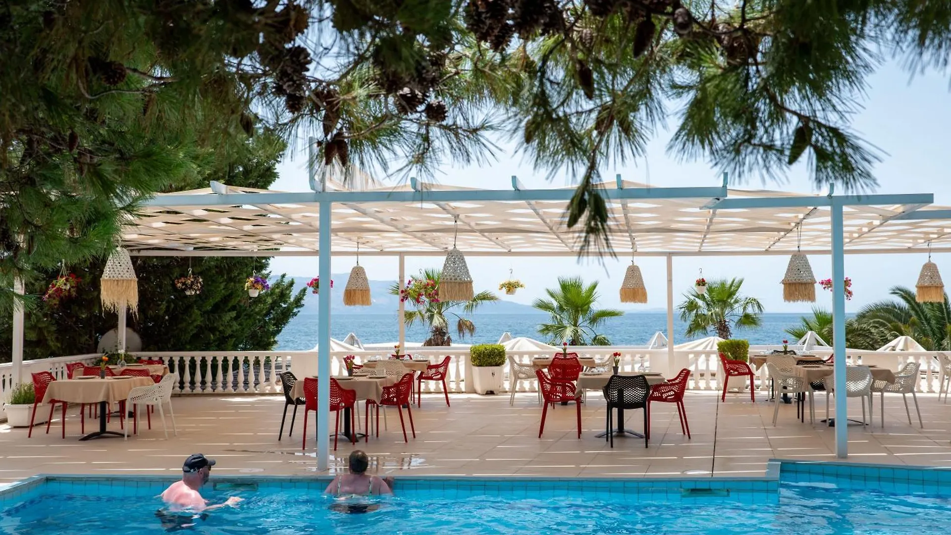Hotel Sejko Sarande 4*,